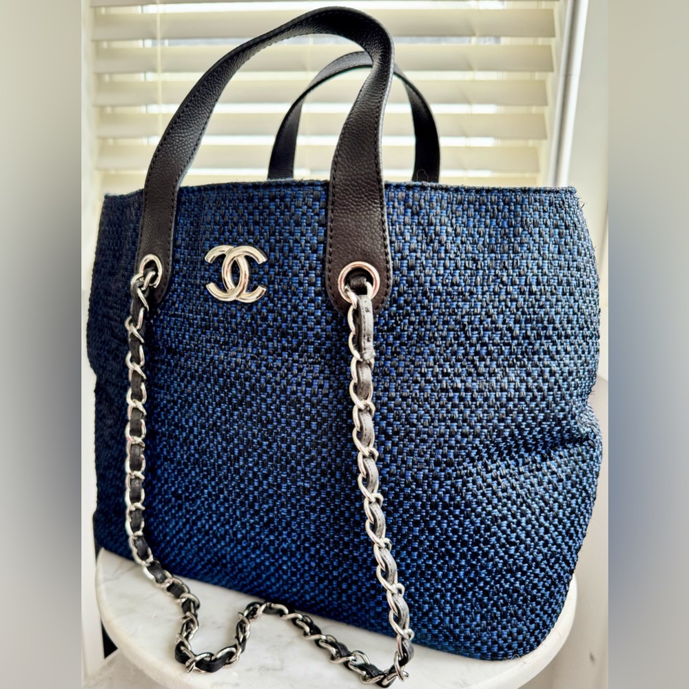 CHANEL Bag - Picture 3 of 15